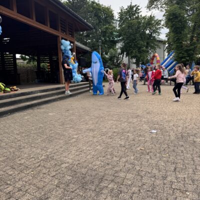 animacje ze sceny zabawy tance